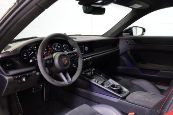 Porsche 911, Carrera 4 GTS - 13