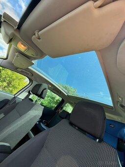 Peugeot 5008  2.0 HDI PANORAMA - 13