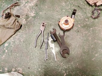 Stará motorová pila - 13