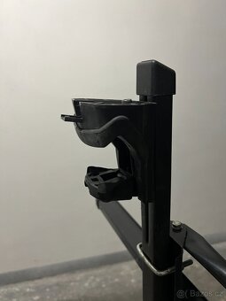 Příčníky + střešní nosiče kol - 13