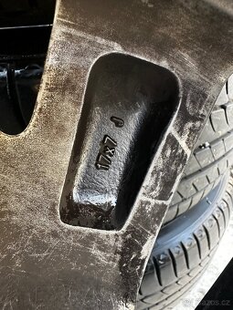 KolaToyota C-HR 215/45 R17 + letní pneu + ventilek - 13