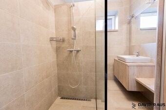 Prodej rodinného domu 4+kk s bazénem (140,4 m2) a zahradou,  - 13