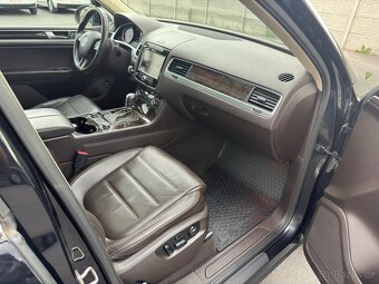 VW Touareg 3.0 TDI / Vzduch /Tažné 3.5t /Webasto / Servis VW - 13