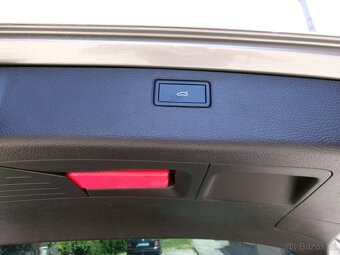 Passat Combi 2,0TDi Comfortline,NAVI, AUT.KLIMA - 13