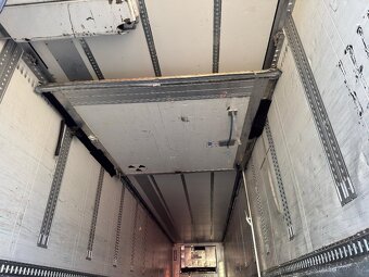 Schmitz Cargobull chladák - 13