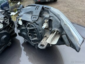 BMW 1er E81/E87 předface přední světlomety - 13
