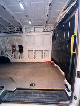 Volkswagen Crafter,  2,0 35 TDI 103kW - CZ - Dph - 13