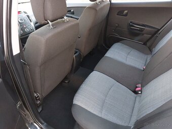 Kia Ceed Kombi 1.4 16V 77kW registrace 12/2011 Nová STK - 13