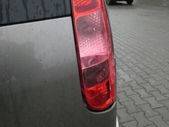 Peugeot 807 2.2 HDI xenony - 13