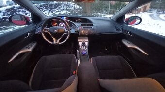 Honda Civic 8G (UFO) - 13