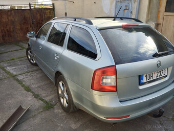 Prodám Octavia 2 1.2 77Kw TSI benzín - 13