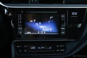Toyota Auris Touring Sports - 13