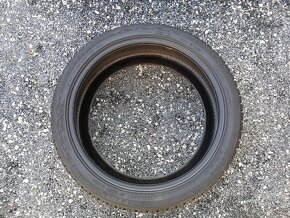 Pěkné zimní pneu Nokian 255/40/21 vzorek 8mm - 13