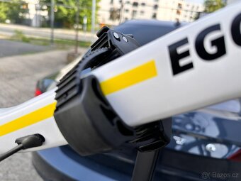 Nosič na tažné na 2 elektrokola s led dynamickými světly - 13
