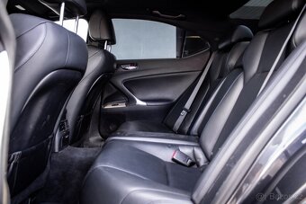Lexus IS-F 5.0 V8 RWD AT8 - 13