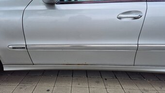 Mercedes-Benz W211 E270 CDI 130 kW Avantgarde, automat - 13