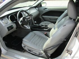 Mustang S197, V8 GT, manuál, bez nehod - 13