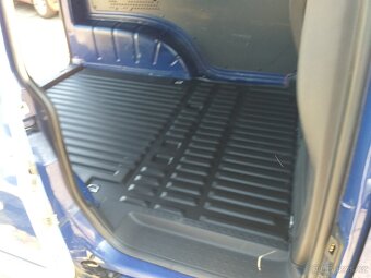 VW CADDY 2,0 TDi,75KW,KLIMA,ESP.ABS,HAGUSY,ČR,SERVISKA - 13