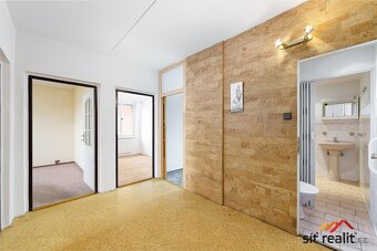 Prostorný byt 4+1, 84 m2, klidná ulice, výhledy do zeleně, K - 13