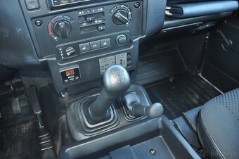 SPECIÁL Expediční Landrover Defender, 24 000 km, 1. majitel - 13