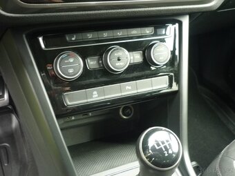VW Touran, 1,6Tdi, rv 2018, 7 míst - 13