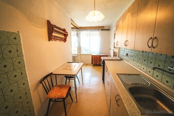 Dům a stavební pozemky na prodej v malebné vesničce Štarnov - 13