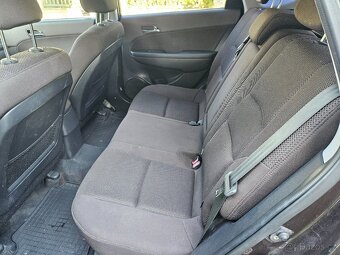 Hyundai i30 1.6i CW 130 km najeto - 13