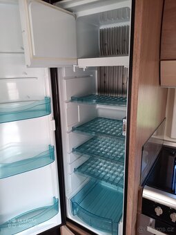 Prodám karavan Fendt 650 dvouosy - 13