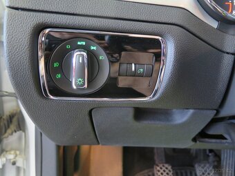 Škoda Superb 2.0TDI 103kW,klima,výhřev,parkasist - 13