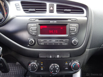 Kia Ceed 1.6GDi,99kW,1majČR,S.kniha,64tkm,ESP,klima - 13