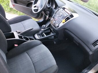 Kia ceed 1,6 benzín najeto 150000km - 13