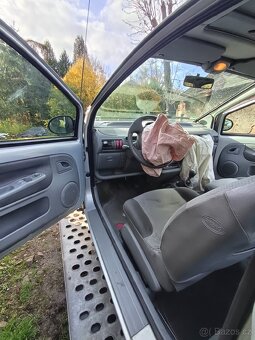 Renault Twingo I 1,2 55kw r. 2006 - 13