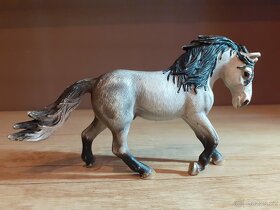 SCHLEICH Koně SBĚRATELSKĒ FIGURKY 22 - 13