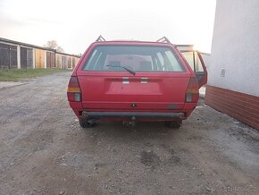 VW Passat B2 Santána - 13