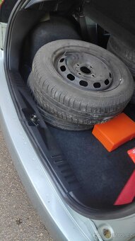 Ford Fiesta 1.3i hezká , bez koroze , nová STK - 13
