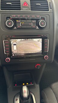 VW Touran Webasto 7mist Panorama DSG 125kw 160najeto - 13