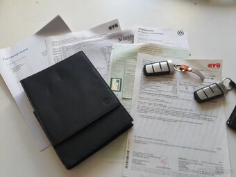 VW Passat B7 2.0 TDi HIGHLINE, ALARM, TAŽNÉ, SENZORY, XENONY - 13