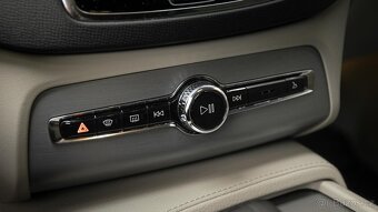Volvo XC90 B5 - 13