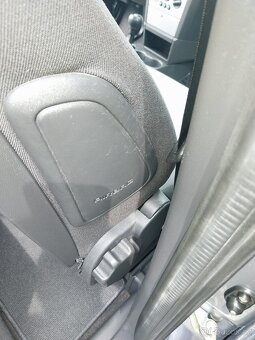 Opel Meriva 1,6i 74 kW - 13