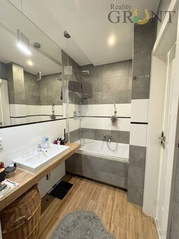 Pronájem krásného bytu 2+1 s velkou lodžií, ul. Na Kopci, Ka - 13