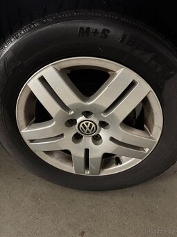 Prodám Volkswagen Golf 4 1,4 16v Special Edition hatchback - 13