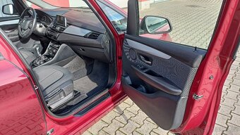 BMW 218d GRAN TOURER 7 míst 84tis km krásný kus - 13