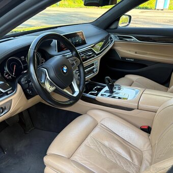 BMW 750d xDrive Limousine, krásné, nové v ČR, 1. majitel - 13