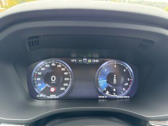 Volvo XC60 2.0B4 R-Design 4x4 ČR - 13