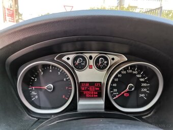 Ford Focus 1.6i 74kw Klima Tažné - 13
