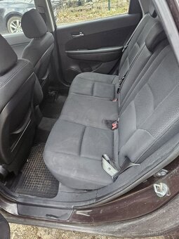 HYUNDAI I30 1.6 85KW - 13