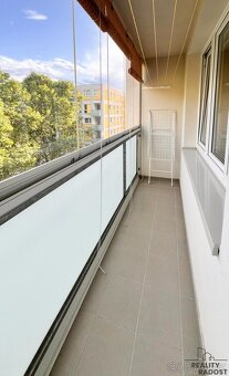 Podnájem zařízeného pokoje (12 m2), ul. Batličkova, Praha 8  - 13