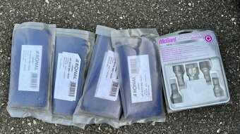 Sada zim. kol Ronal 8,5x20 5/112 ET40 včetně příslušenství - 13