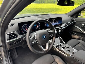 BMW 330e G21 Touring/215 kW/odp. DPH/r. 2024/nové - 18 km - 13