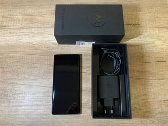 Motorola Edge 40 Pro 256 gb - 13